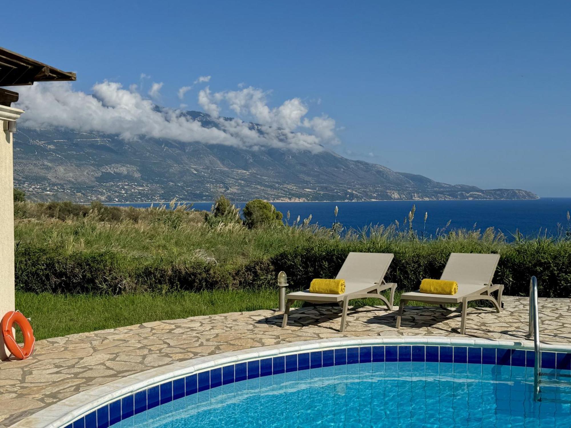 Villa Neptune Livathos  外观 照片