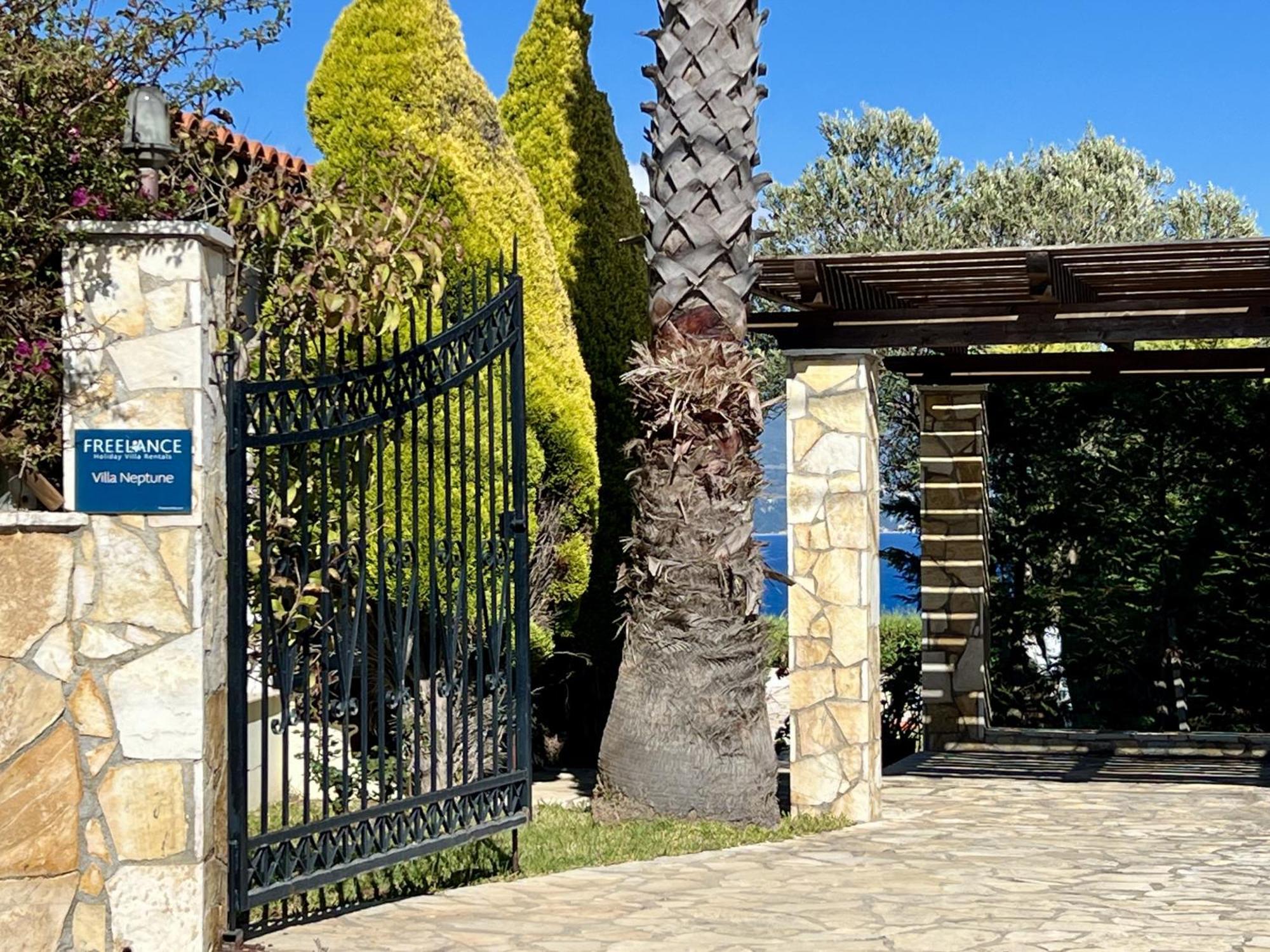 Villa Neptune Livathos  外观 照片